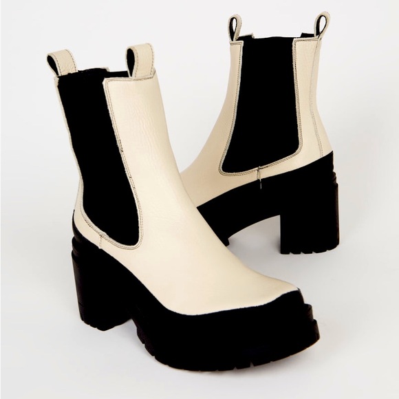 INTENTIONALLY BLANK Shoes - Intentionally Blank Momo platform boot in cream
